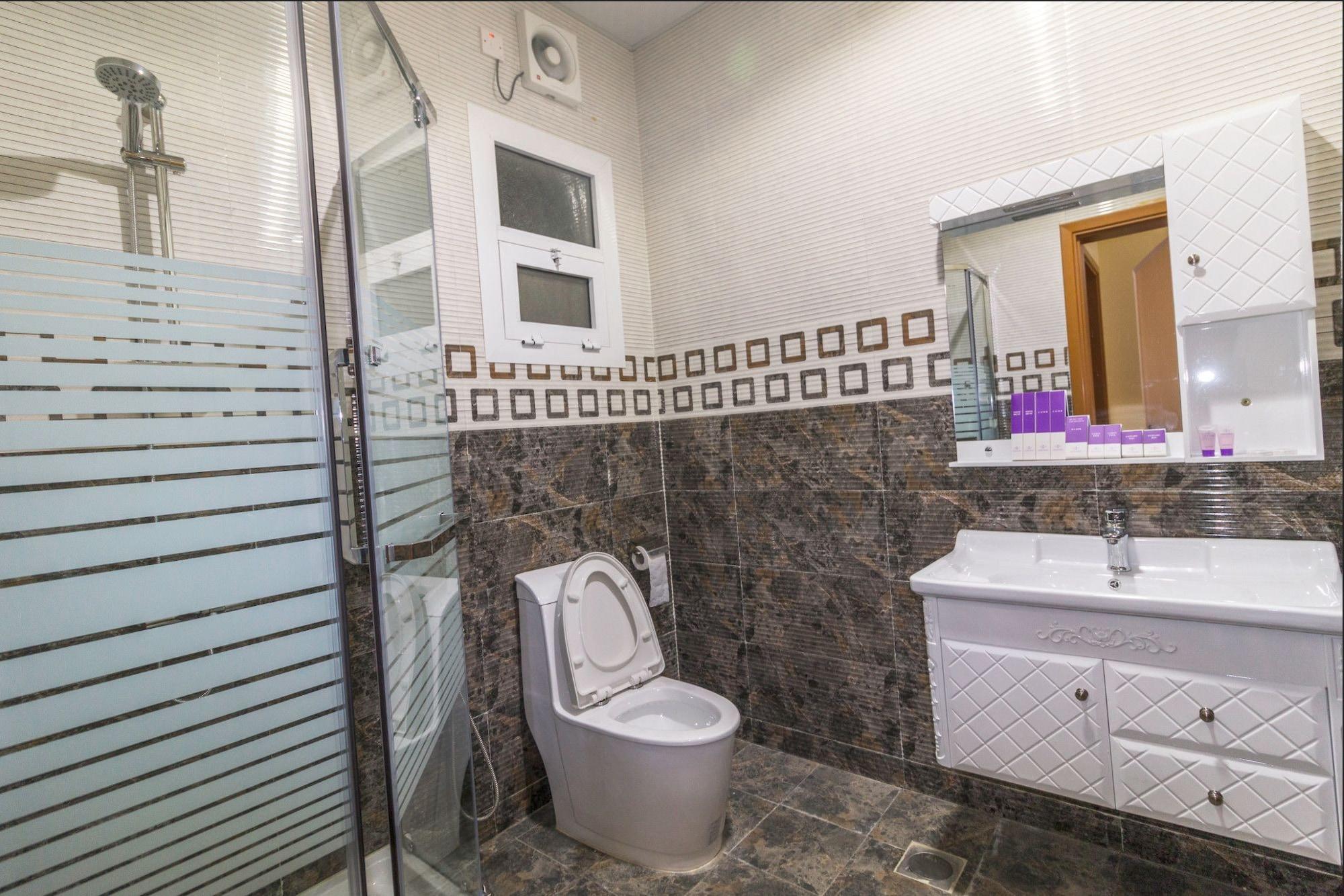 Farah Hotel Apartment Маскат Екстериор снимка