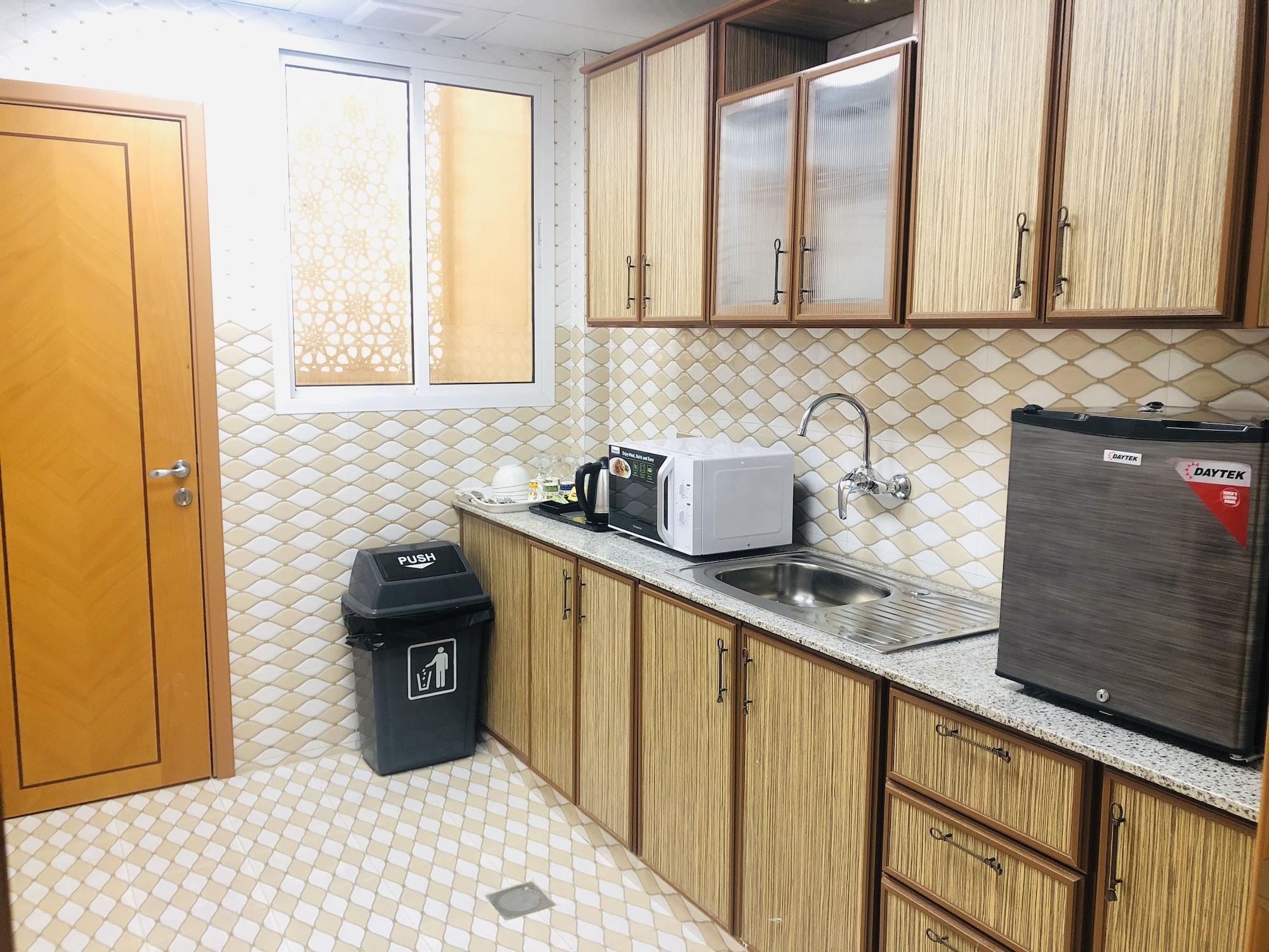 Farah Hotel Apartment Маскат Екстериор снимка