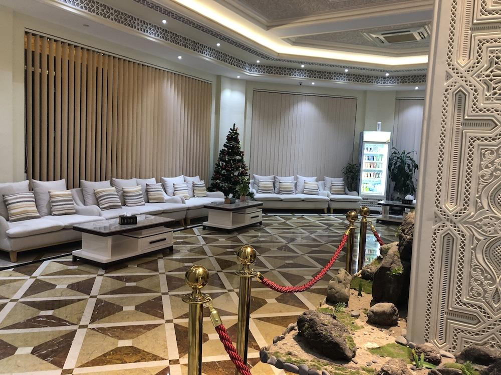 Farah Hotel Apartment Маскат Екстериор снимка