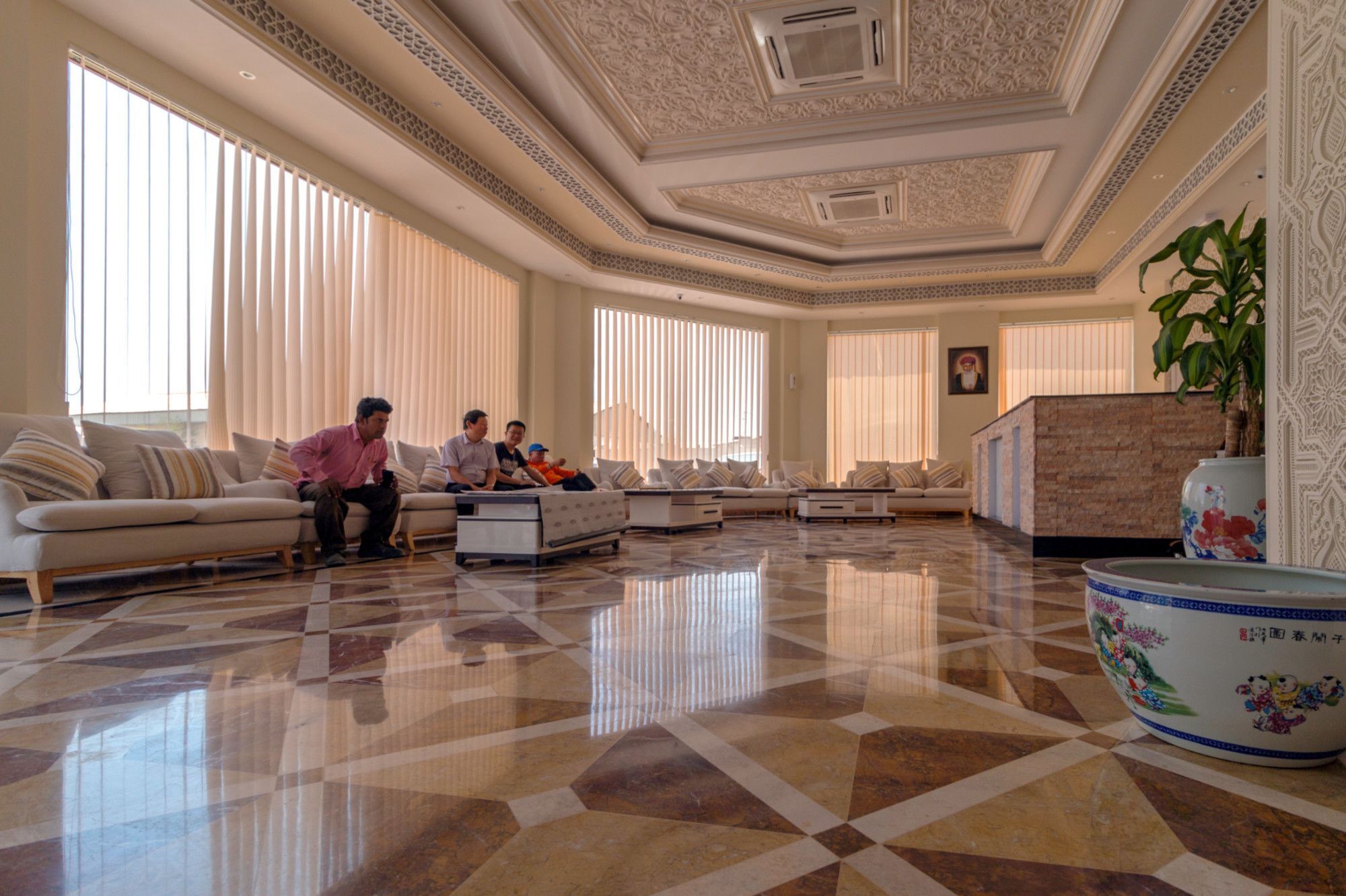 Farah Hotel Apartment Маскат Екстериор снимка